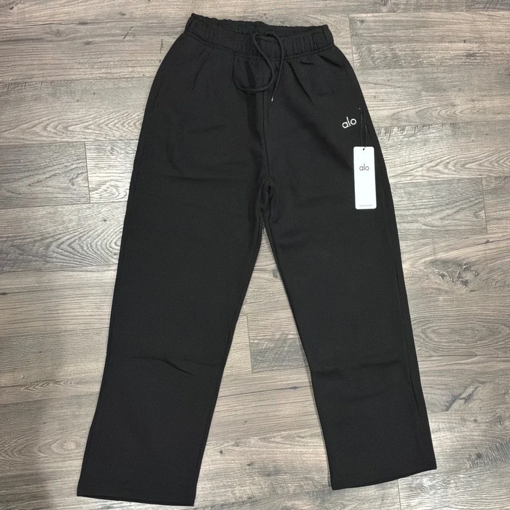 Alo Yoga‎ Accolade Straight Leg Sweatpants Black Women Medium NEW